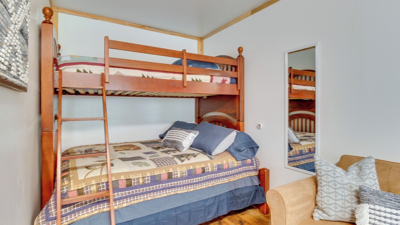 Photo of Others in Lone Rock