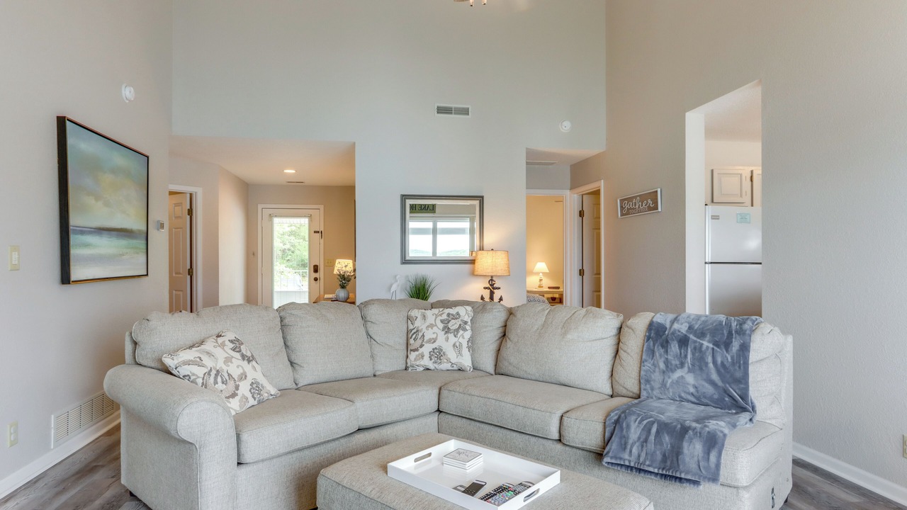 Photo of Livingroom in Village of Four Seasons