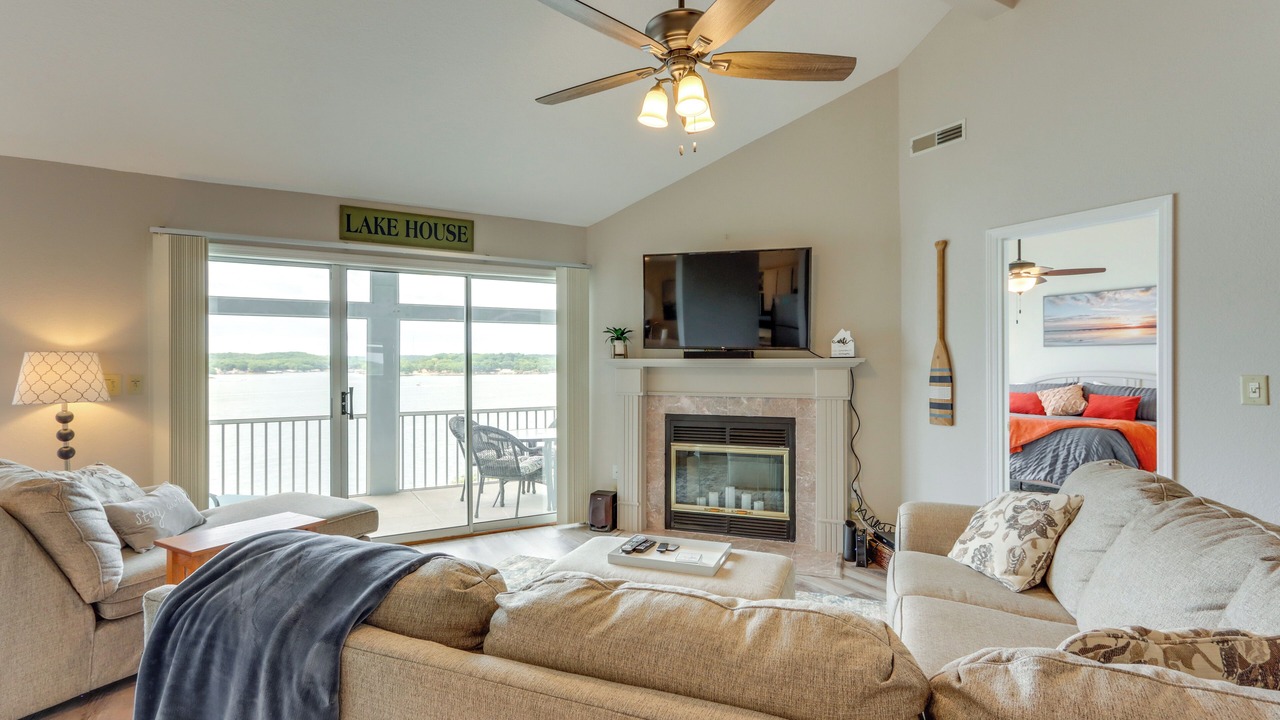 Photo of Livingroom in Village of Four Seasons