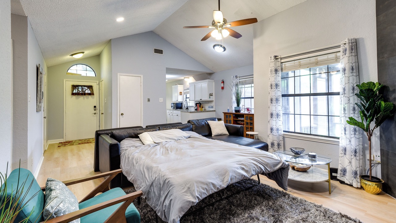 Photo of Bedroom in Everman
