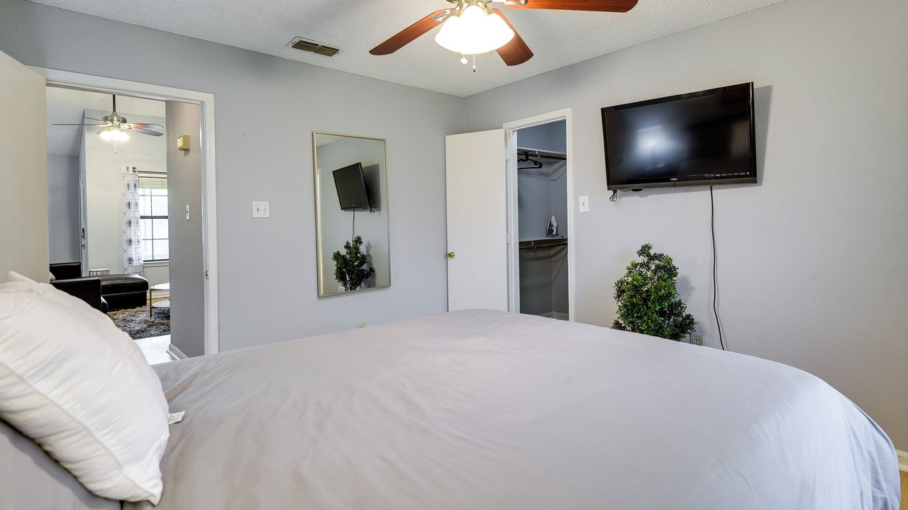 Photo of Bedroom in Everman
