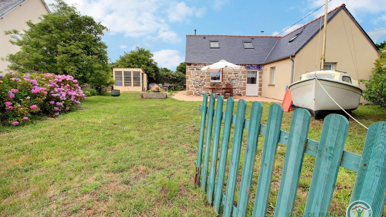 Photo of Outdoor in Tredrez-Locquemeau