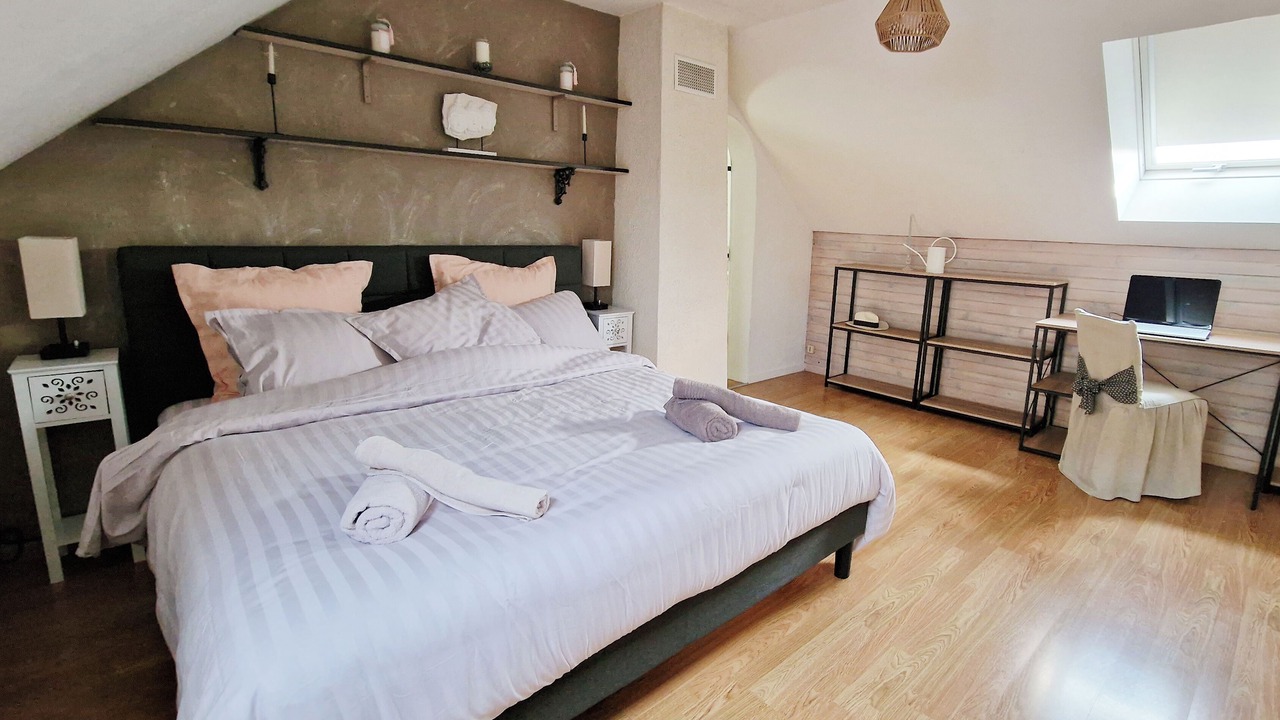 Photo of Bedroom in Vernou-la-Celle-sur-Seine