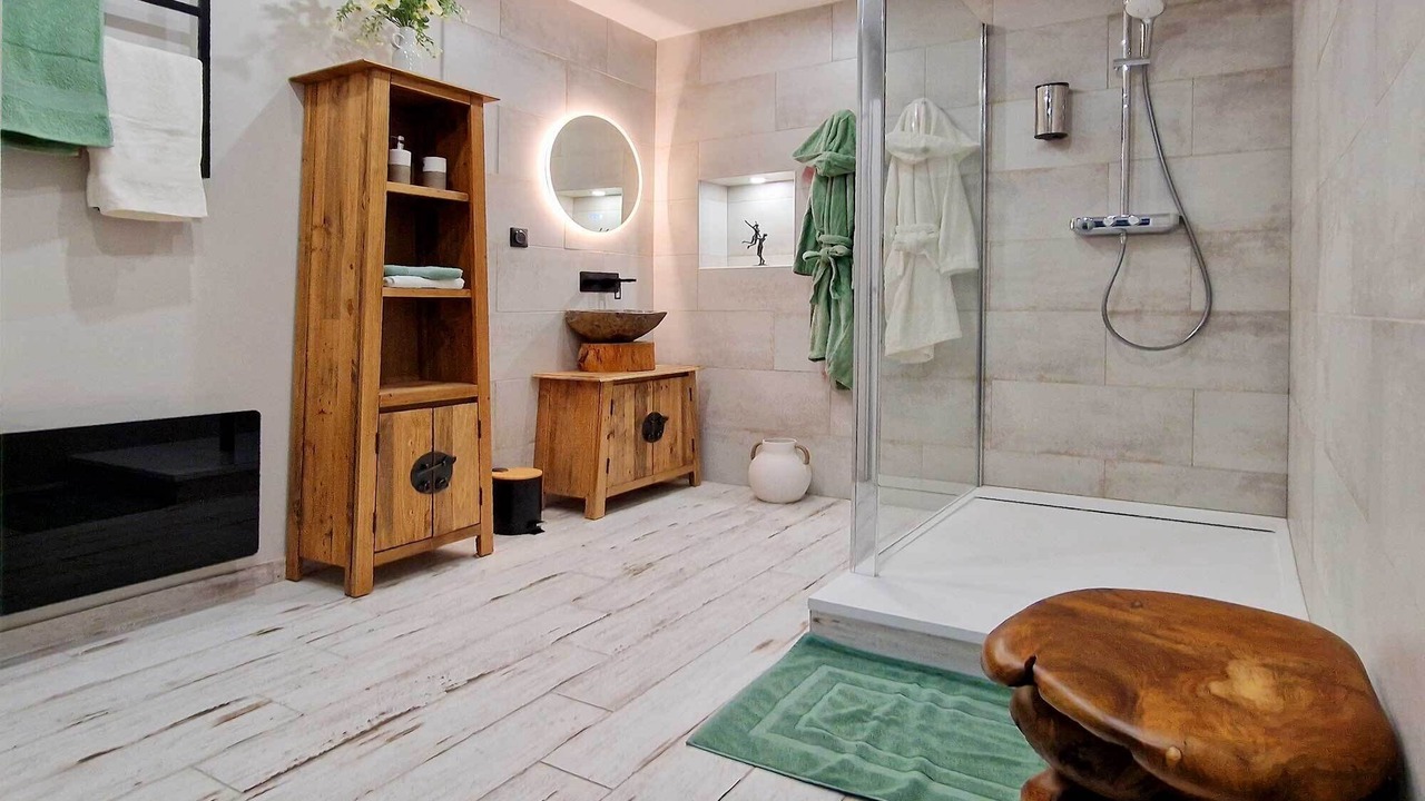 Photo of Bathroom in Vernou-la-Celle-sur-Seine