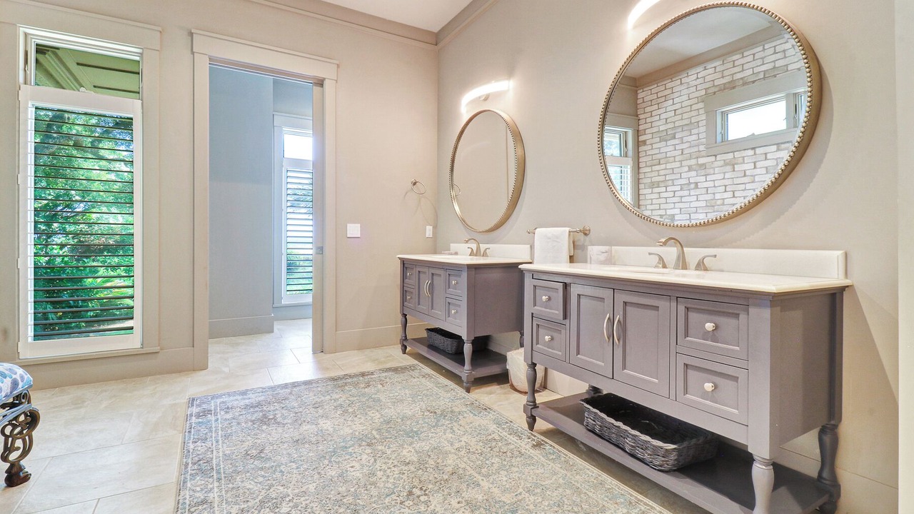 Photo of Bathroom in Beach Lagoon