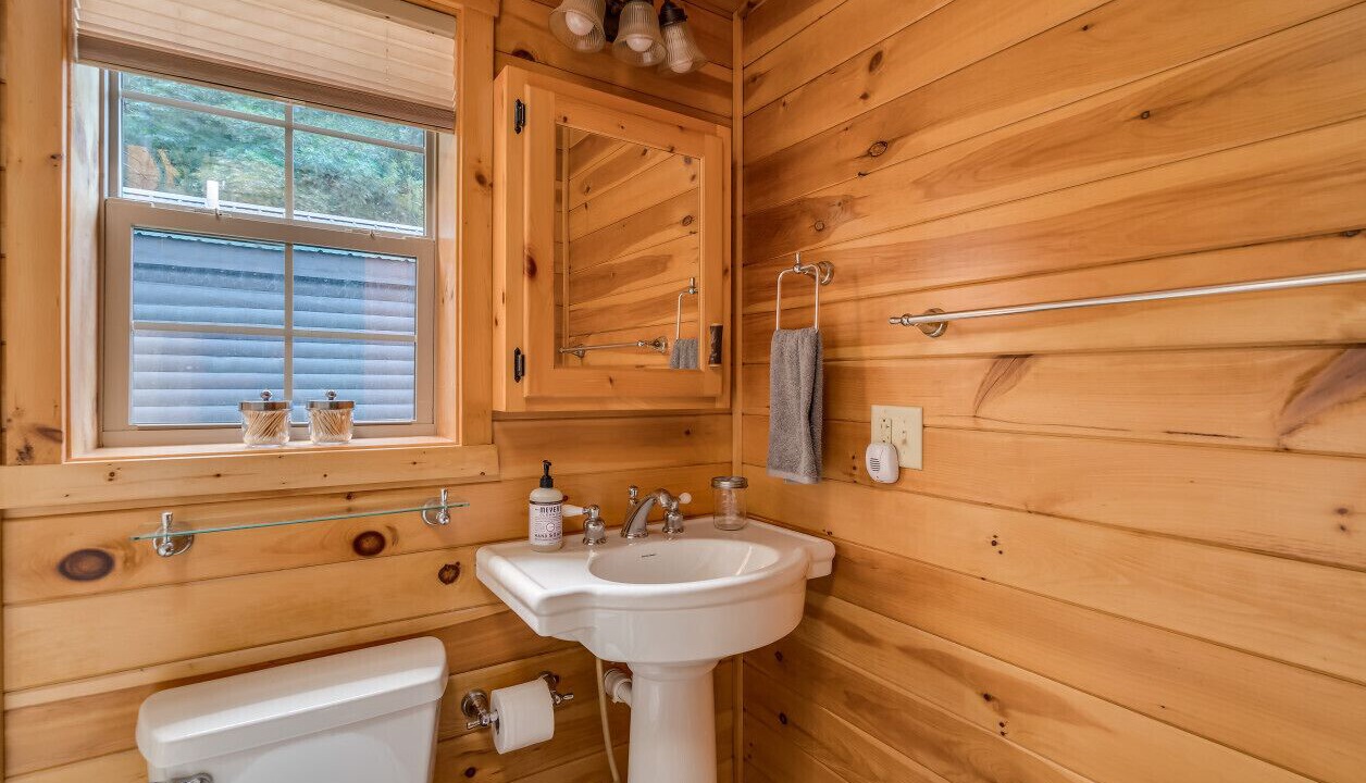 Photo of Bathroom in Wellesley Island