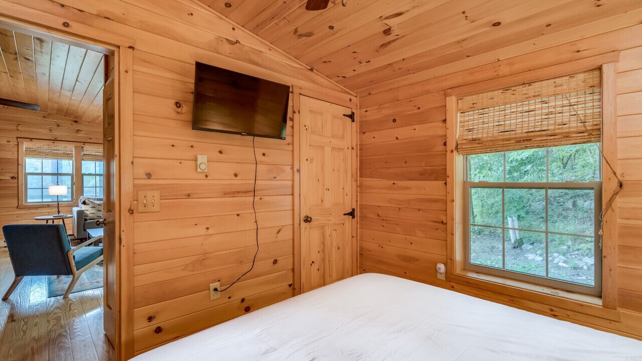 Photo of Bedroom in Wellesley Island