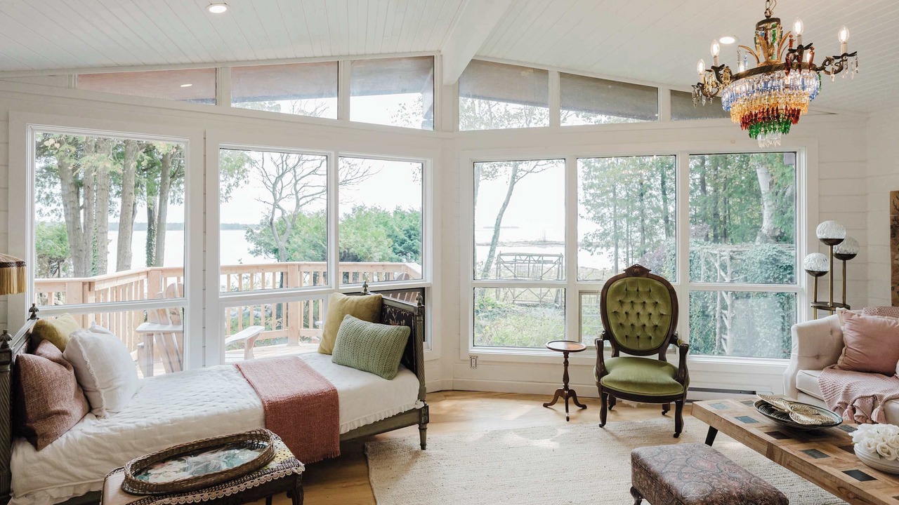 Photo of Livingroom in Colpoys Bay