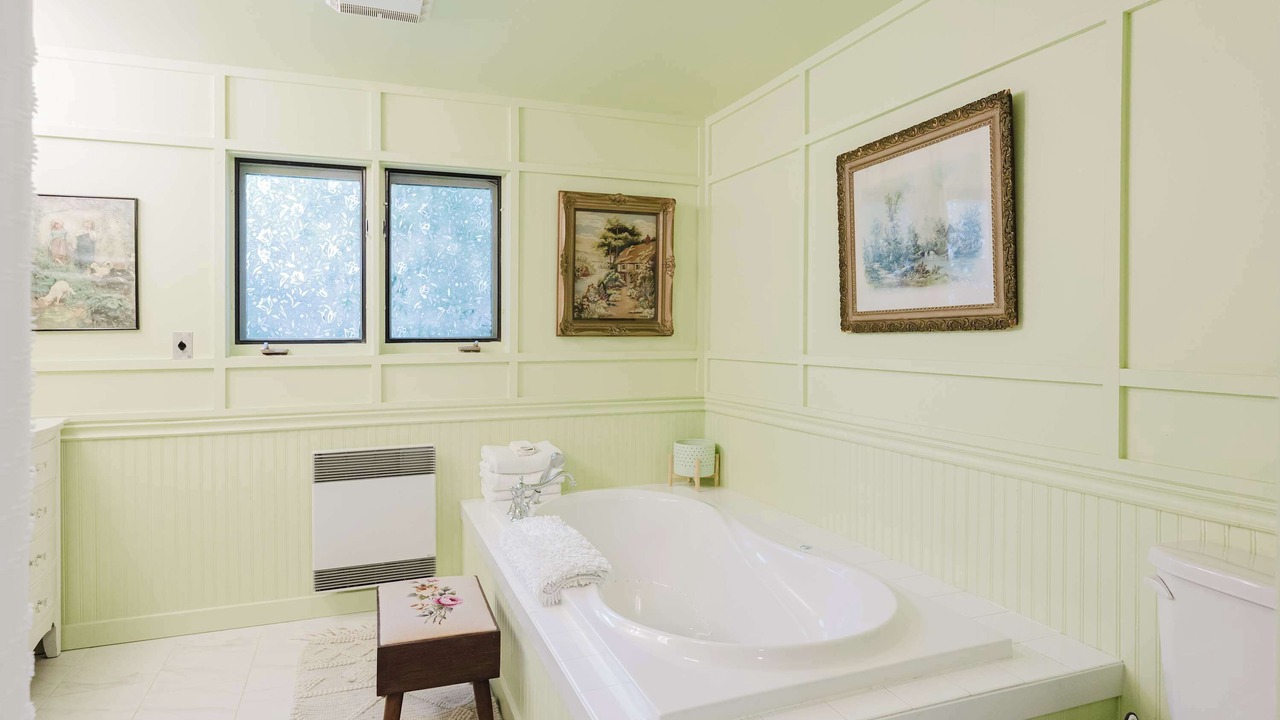 Photo of Bathroom in Colpoys Bay