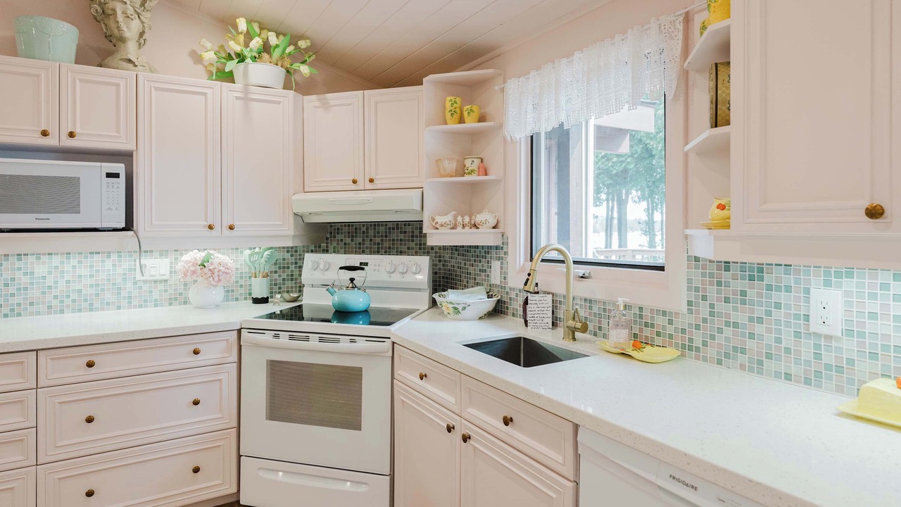 Photo of Kitchen in Colpoys Bay