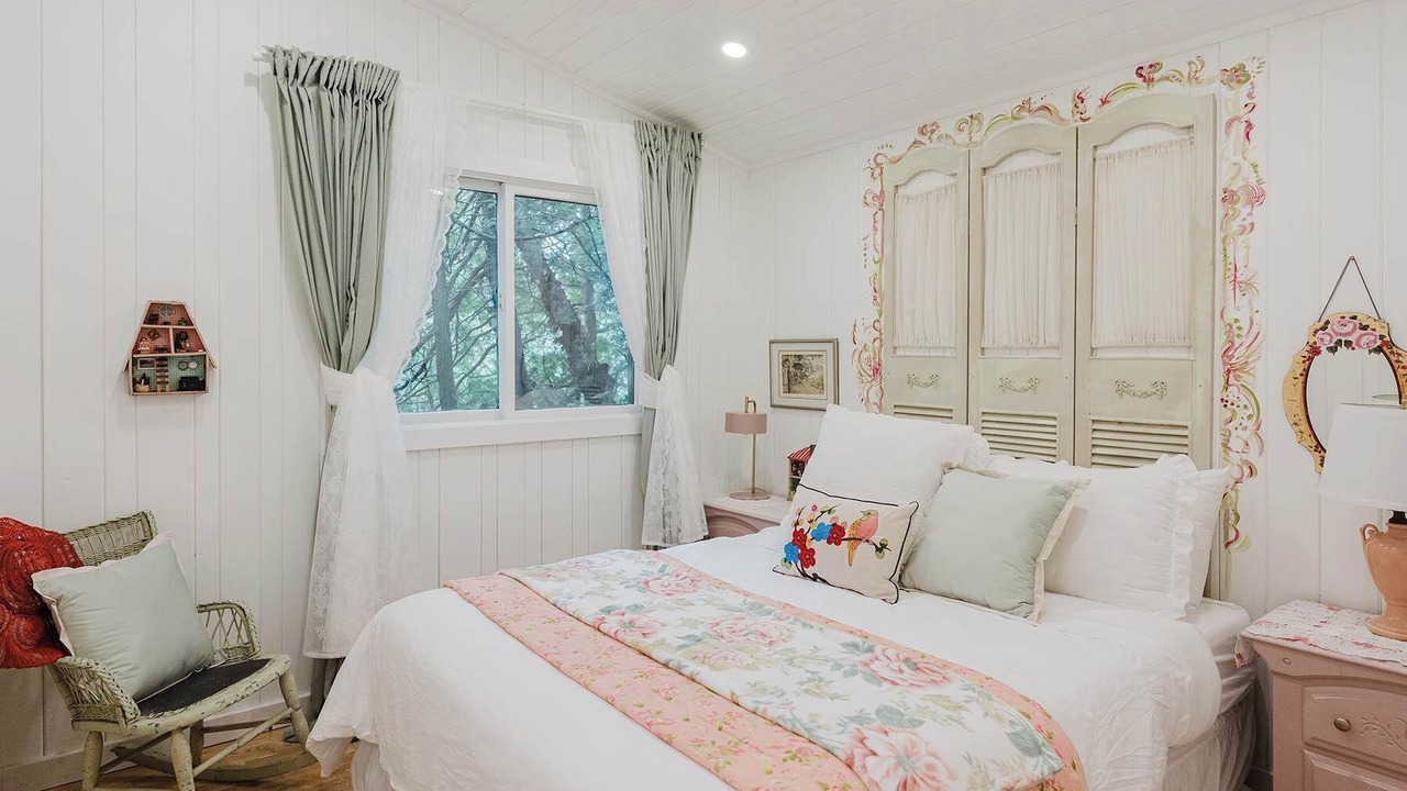 Photo of Bedroom in Colpoys Bay