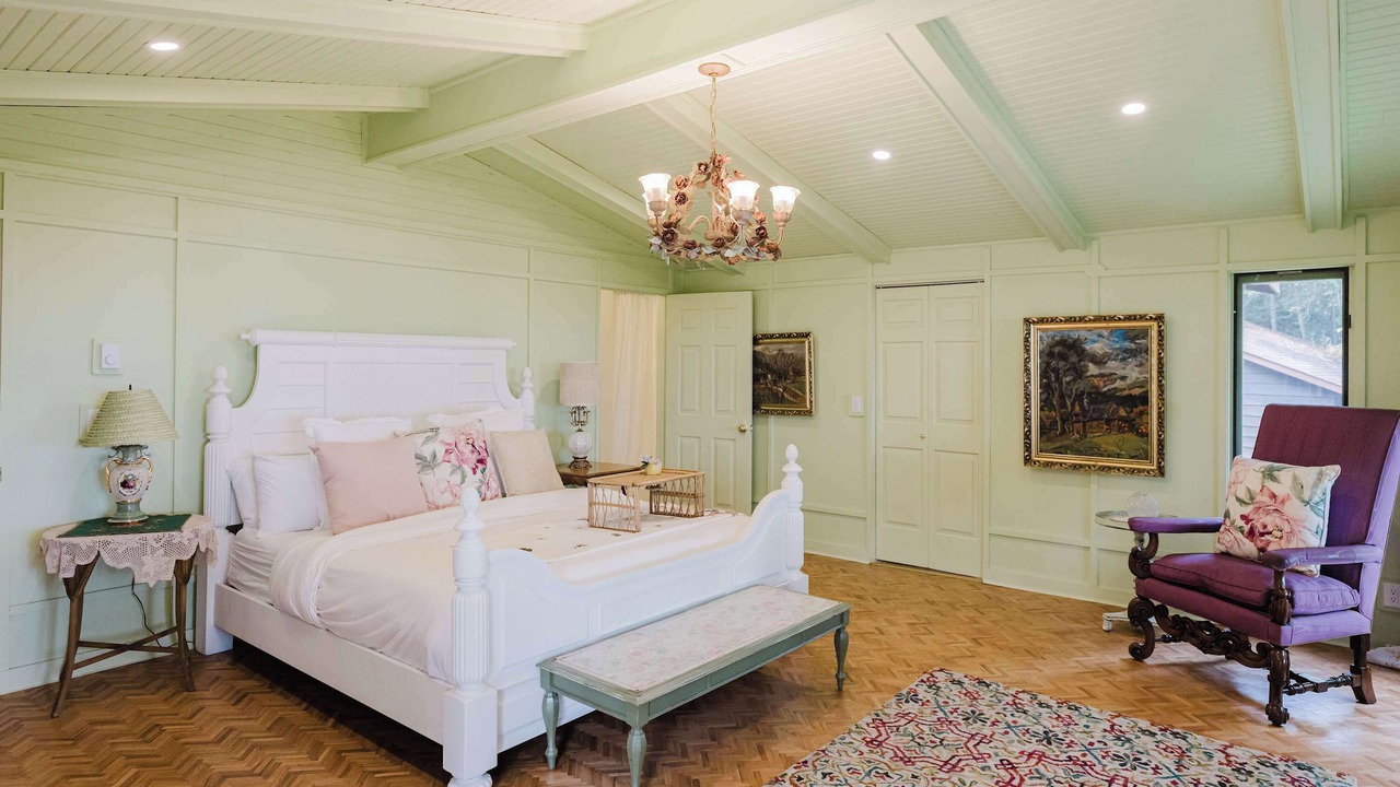 Photo of Bedroom in Colpoys Bay