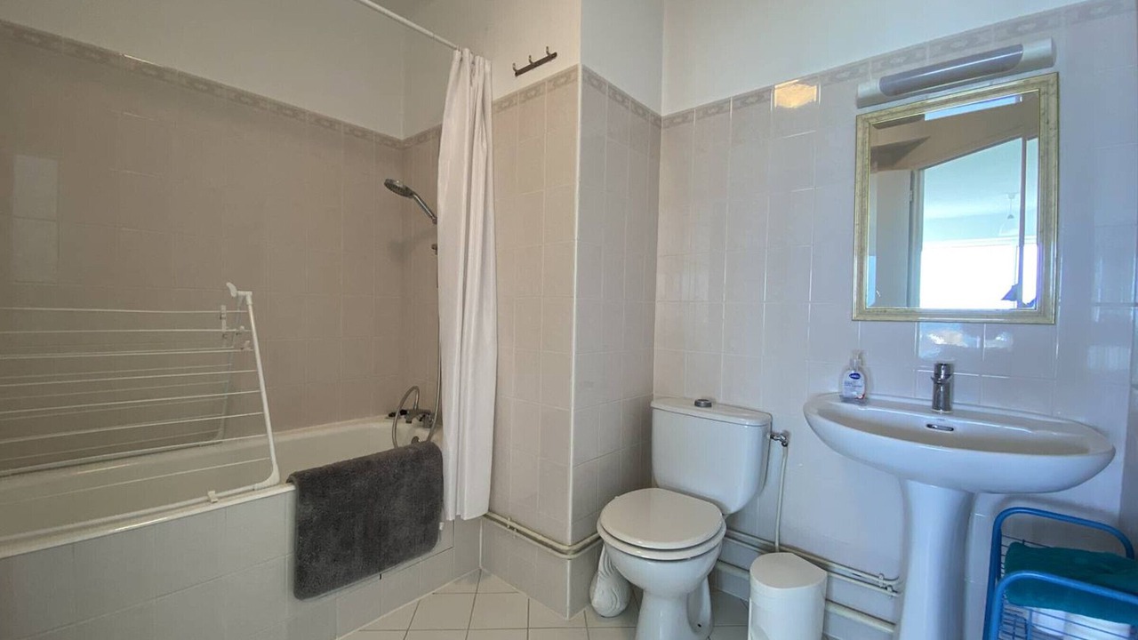 Photo of Bathroom in Tregastel