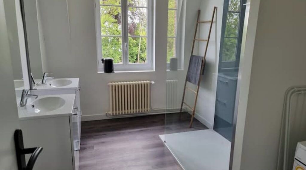 Photo of Bathroom in Saint-Ouen-de-Thouberville