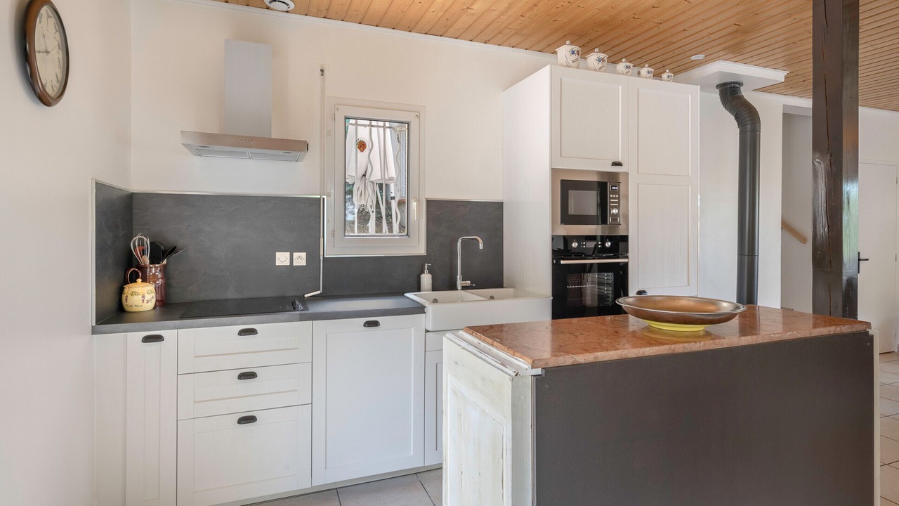 Photo of Kitchen in Saint-Michel-Chef-Chef