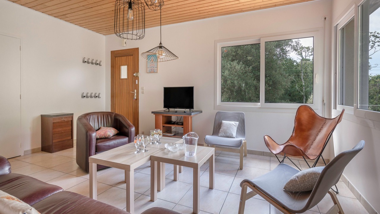 Photo of Livingroom in Saint-Michel-Chef-Chef