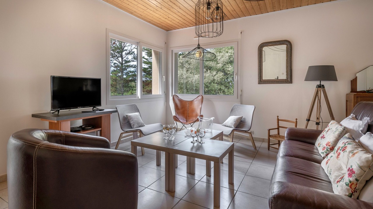 Photo of Livingroom in Saint-Michel-Chef-Chef