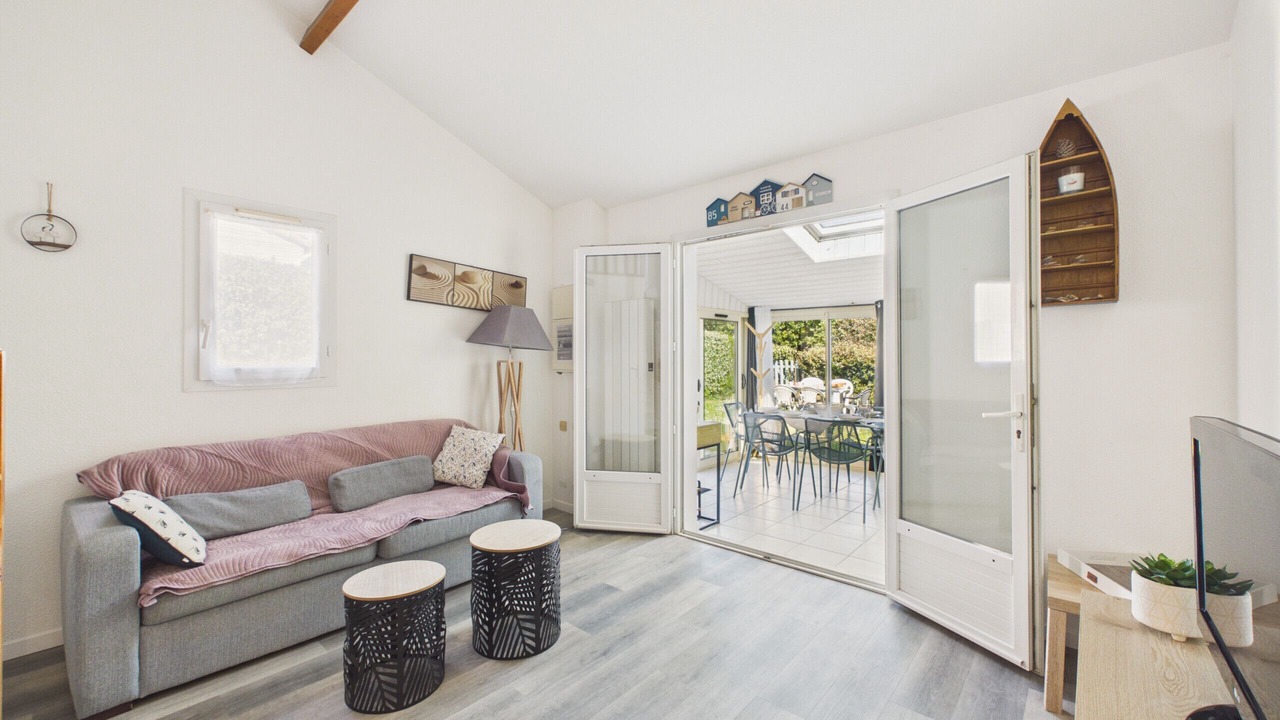 Photo of Livingroom in Saint-Michel-Chef-Chef