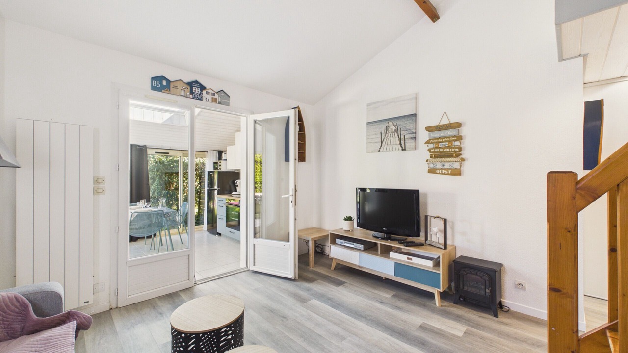 Photo of Livingroom in Saint-Michel-Chef-Chef