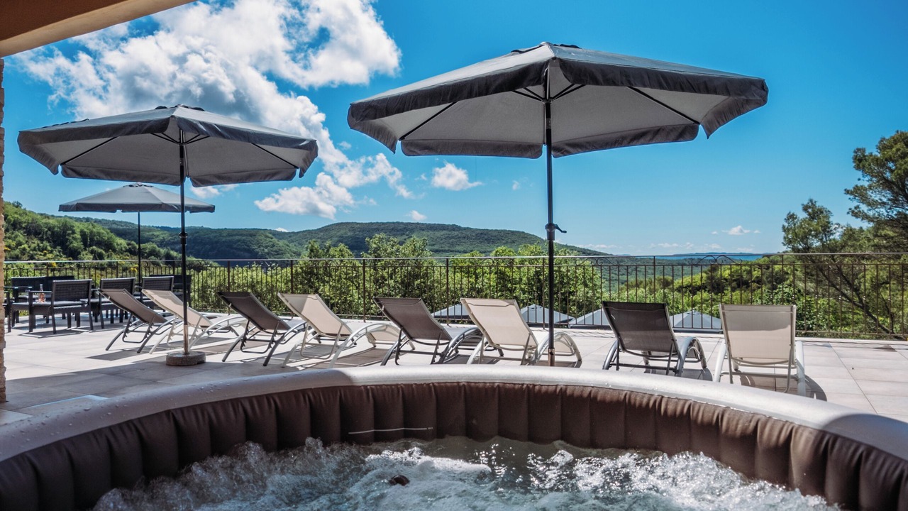Photo of Patio Balcony in Saint-Christol-de-Rodieres