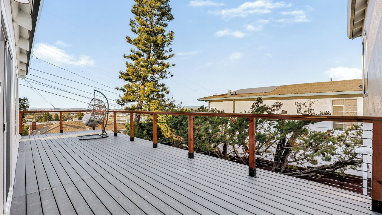 Photo of Patio Balcony in South San Mateo