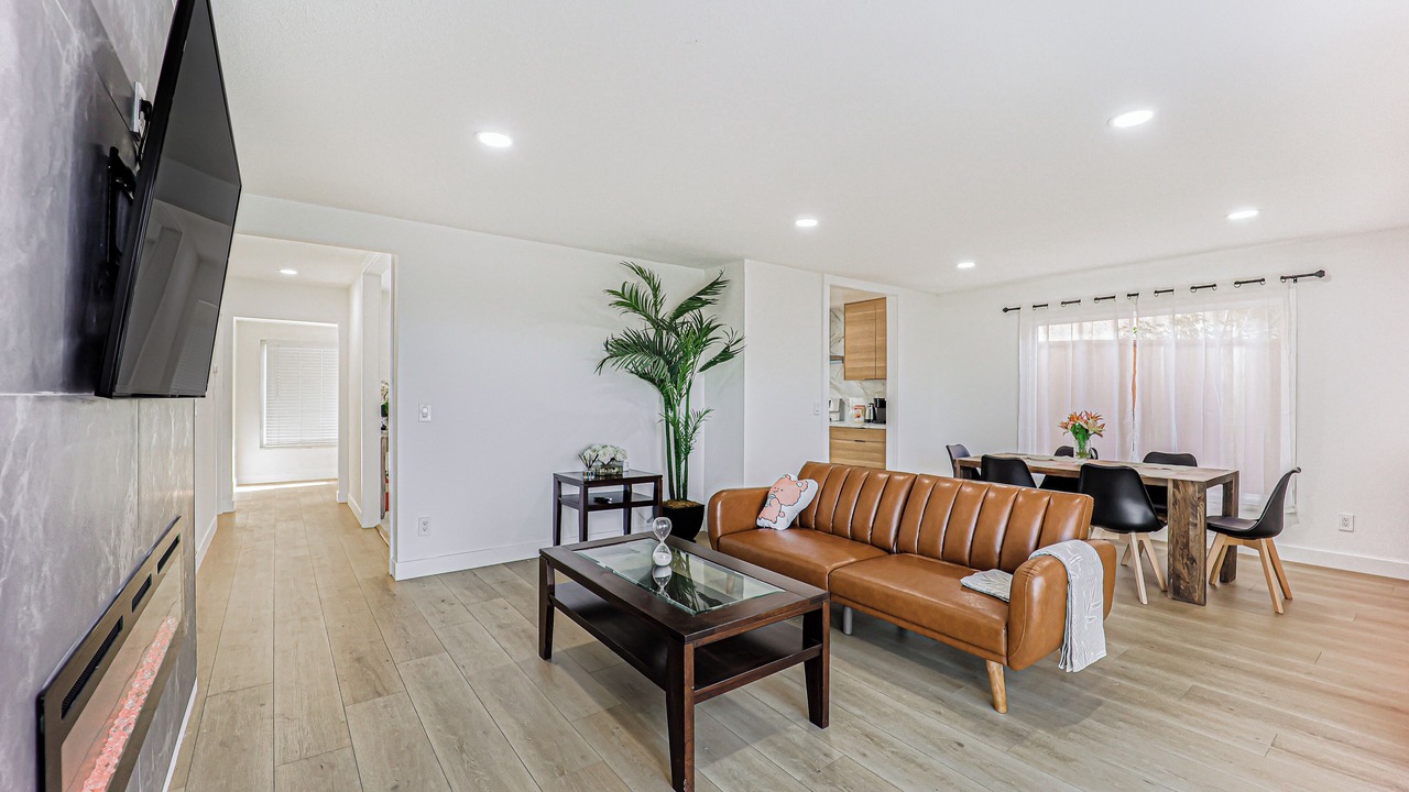 Photo of Livingroom in South San Mateo