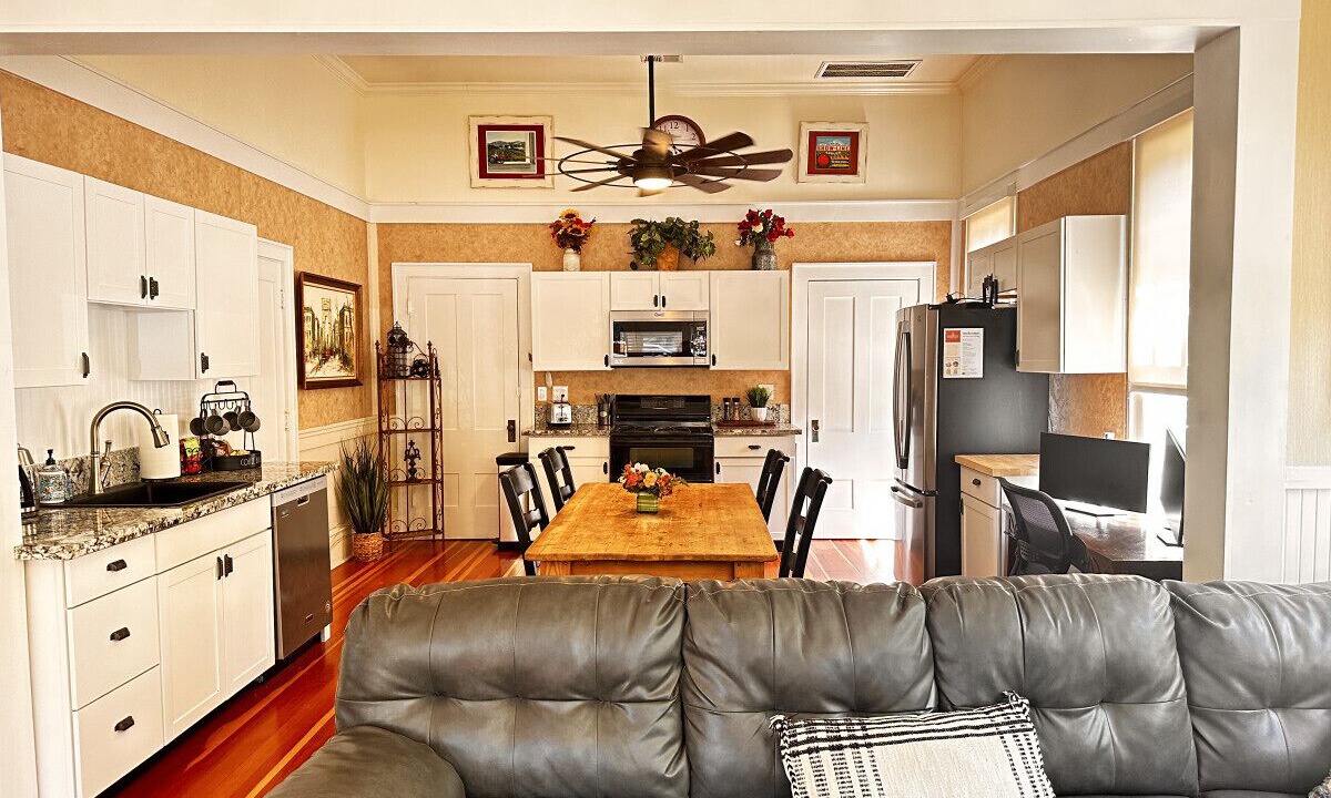 Photo of Livingroom in Jacksonville