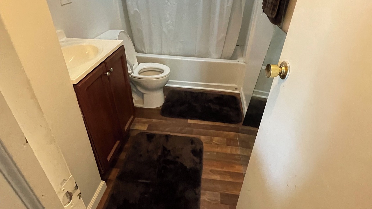 Photo of Bathroom in Wayne County