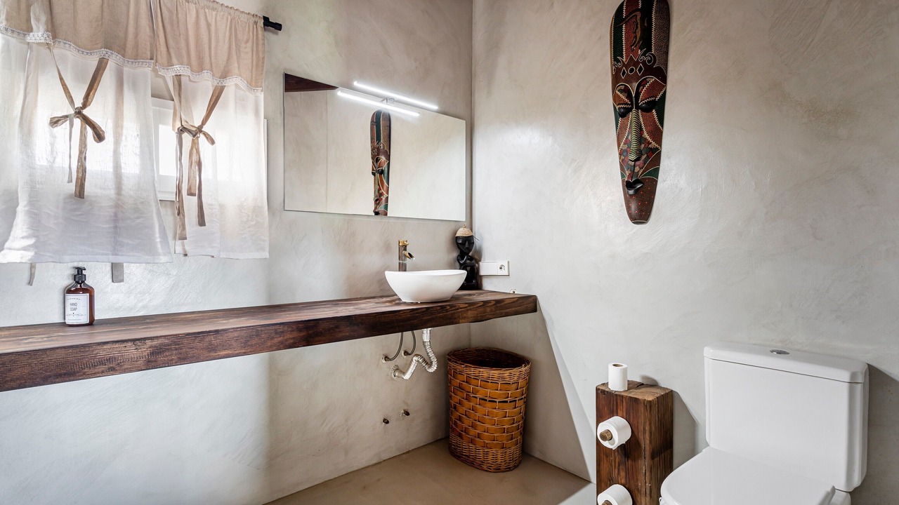 Photo of Bathroom in Llombai