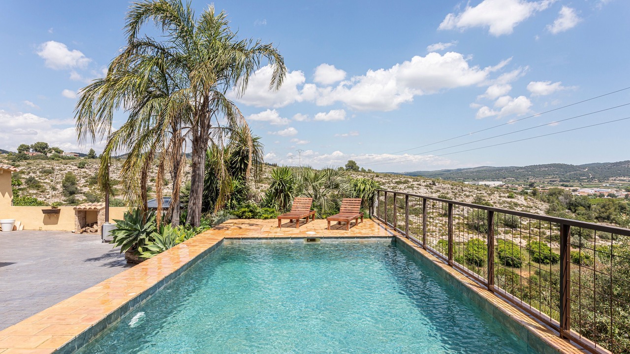 Photo of Outdoor in Llombai
