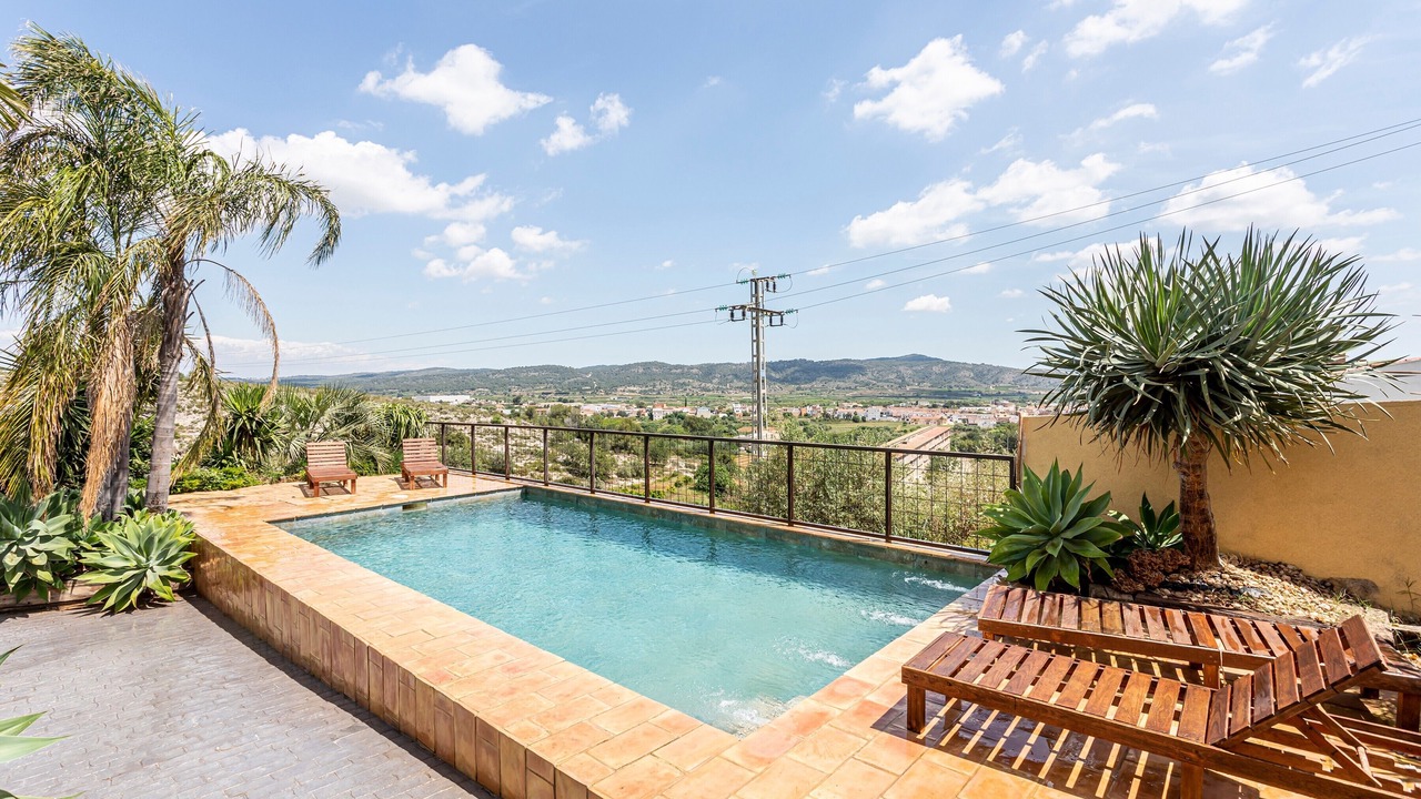 Photo of Outdoor in Llombai
