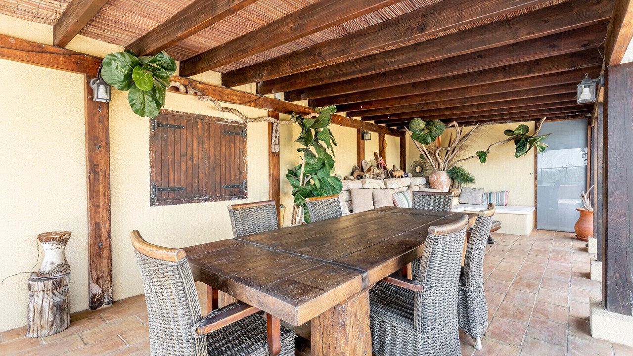 Photo of Outdoor in Llombai