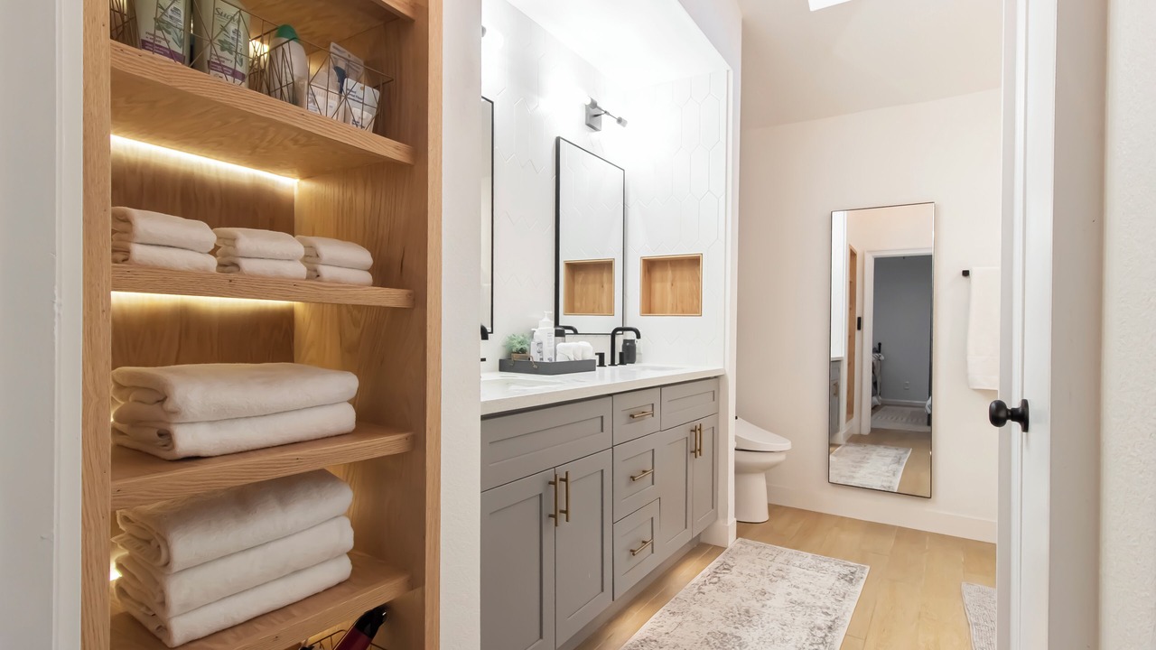 Photo of Bathroom in Clodine