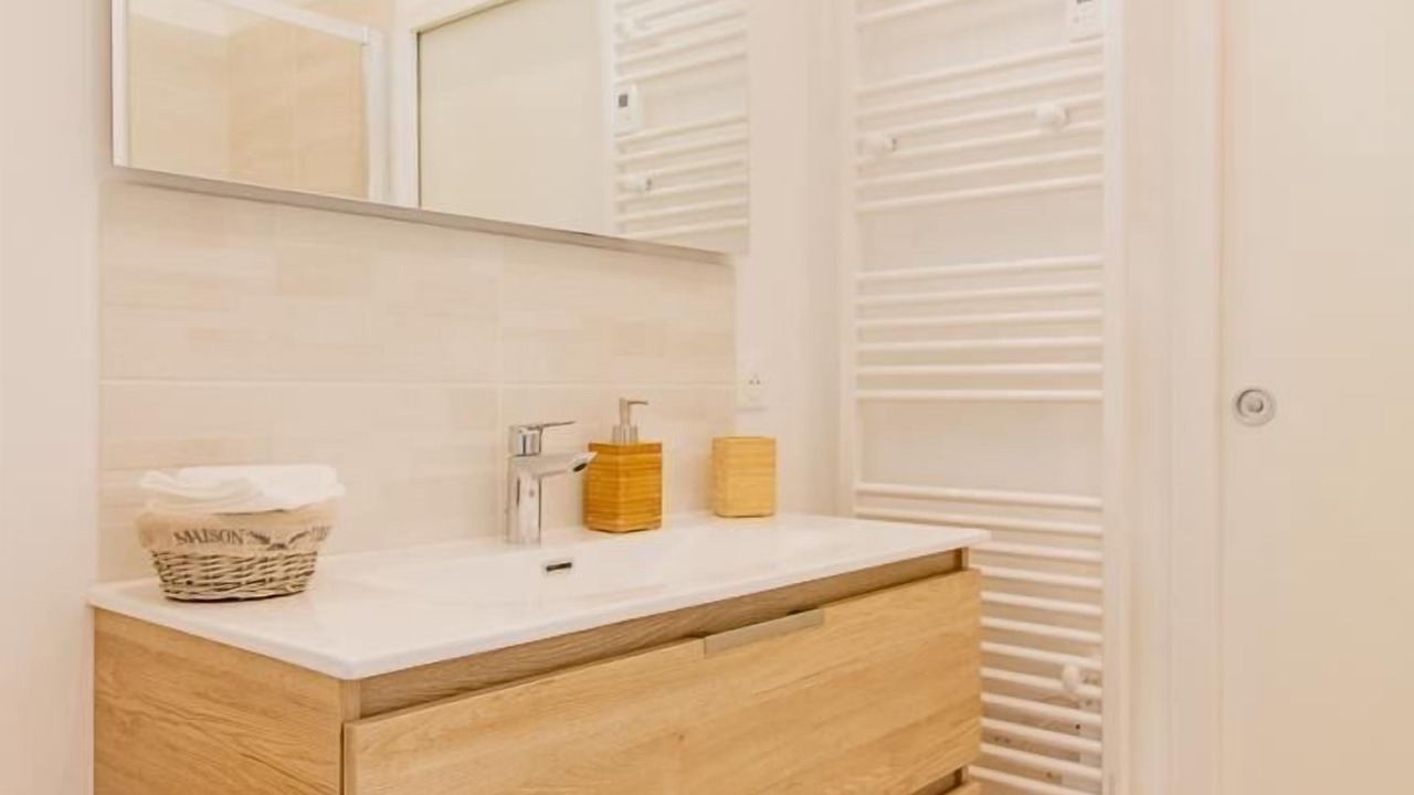 Photo of Bathroom in Givry