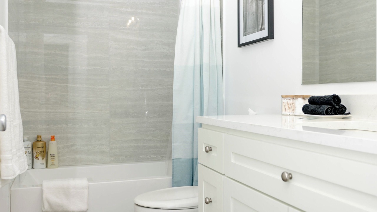 Photo of Bathroom in Sandy