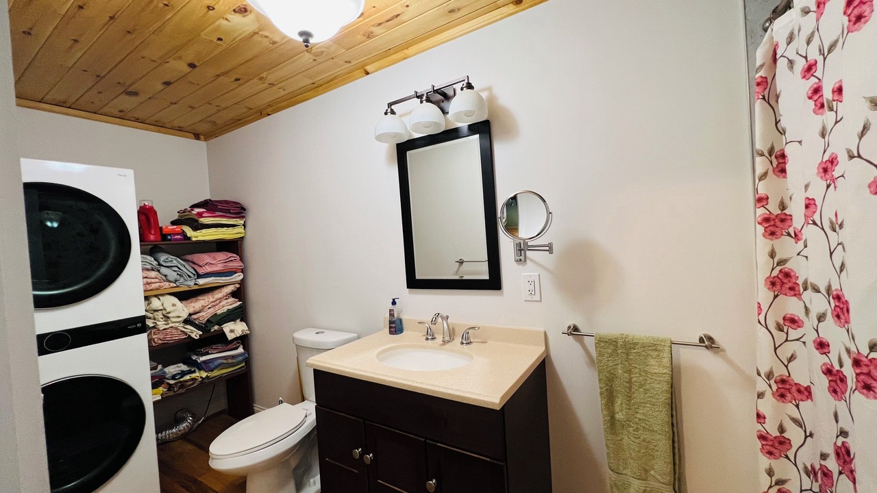 Photo of Bedroom in Town of Webb