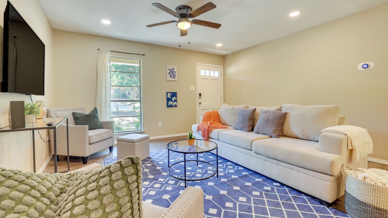 Photo of Livingroom in Vance Jackson