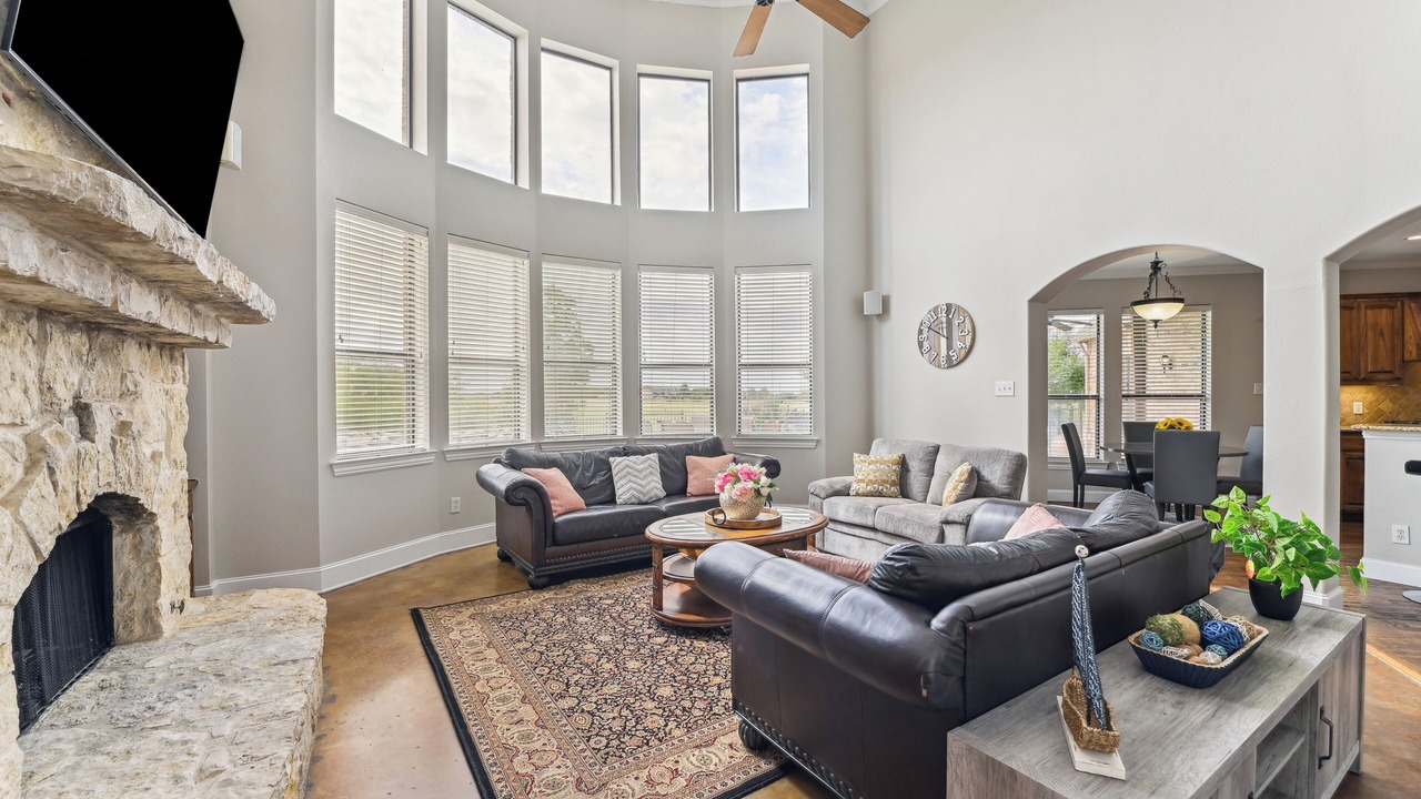 Photo of Livingroom in Weston