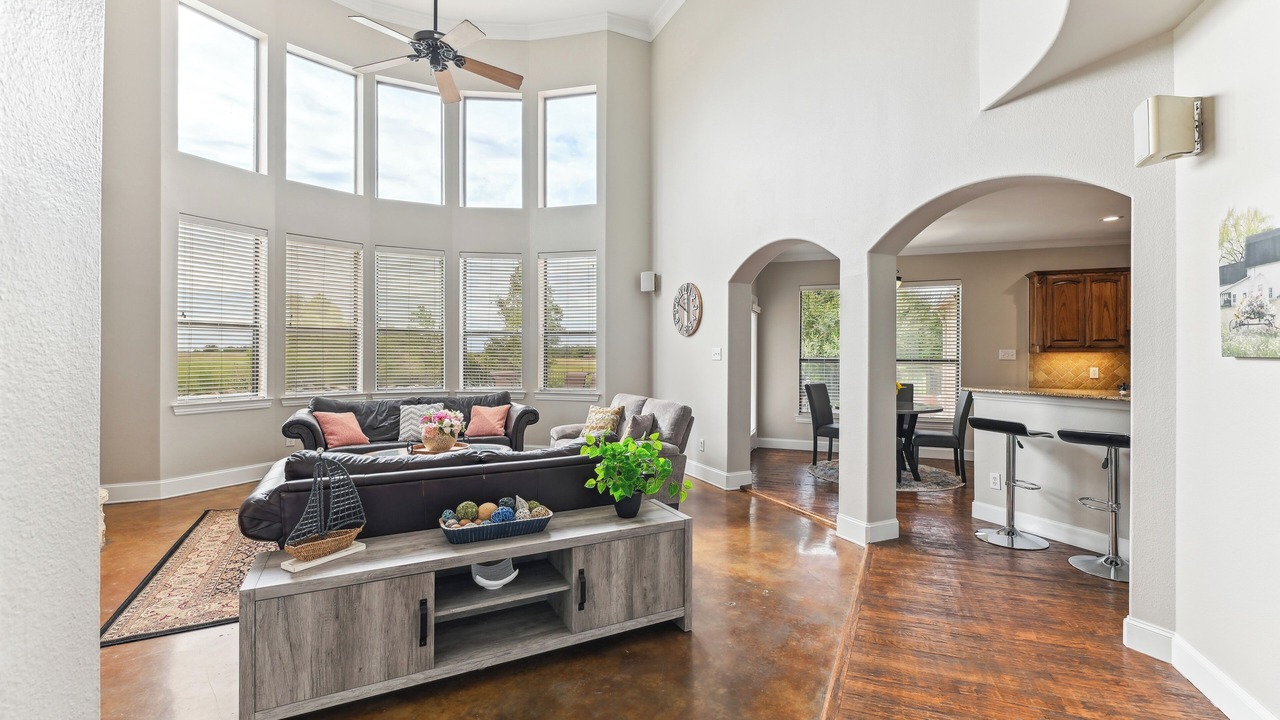 Photo of Livingroom in Weston
