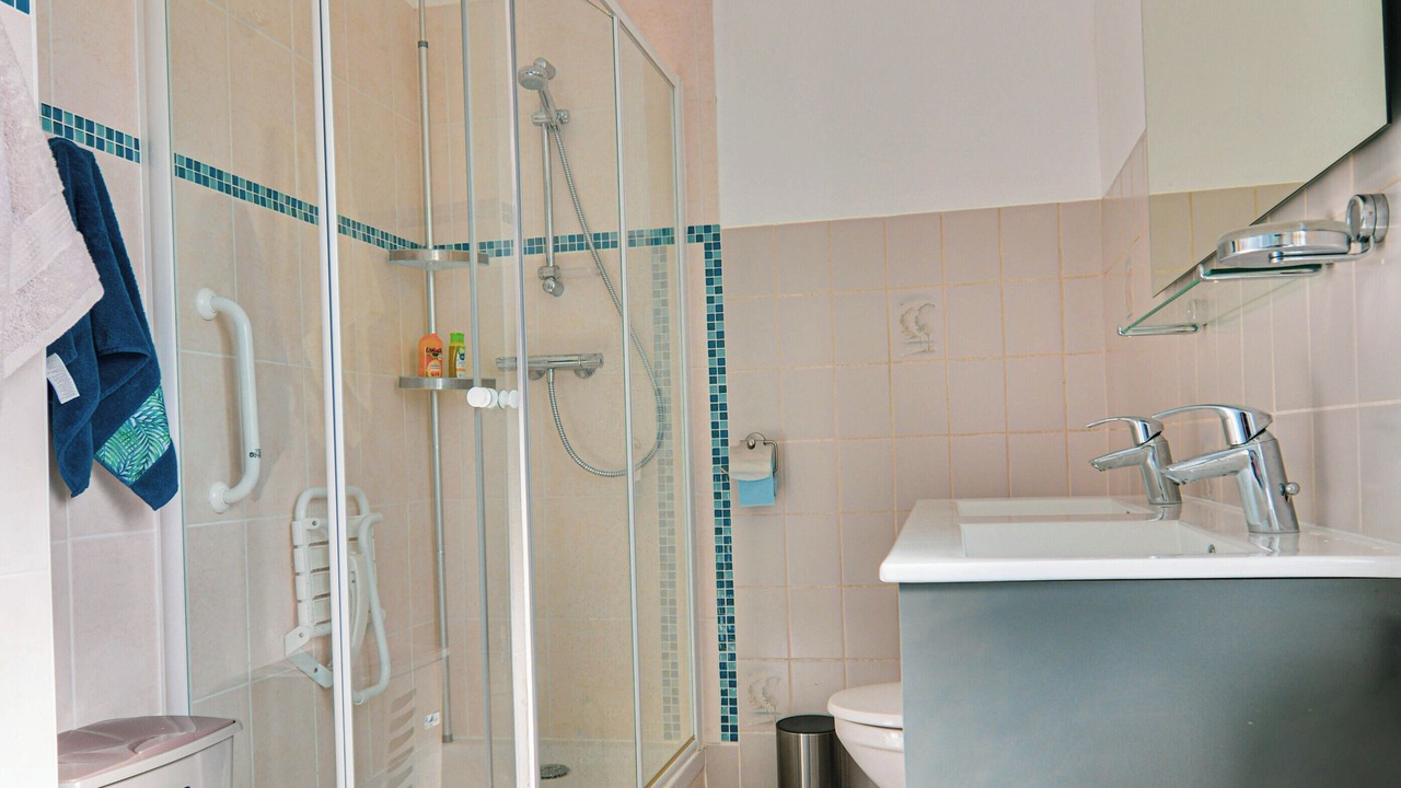 Photo of Bathroom in Munster