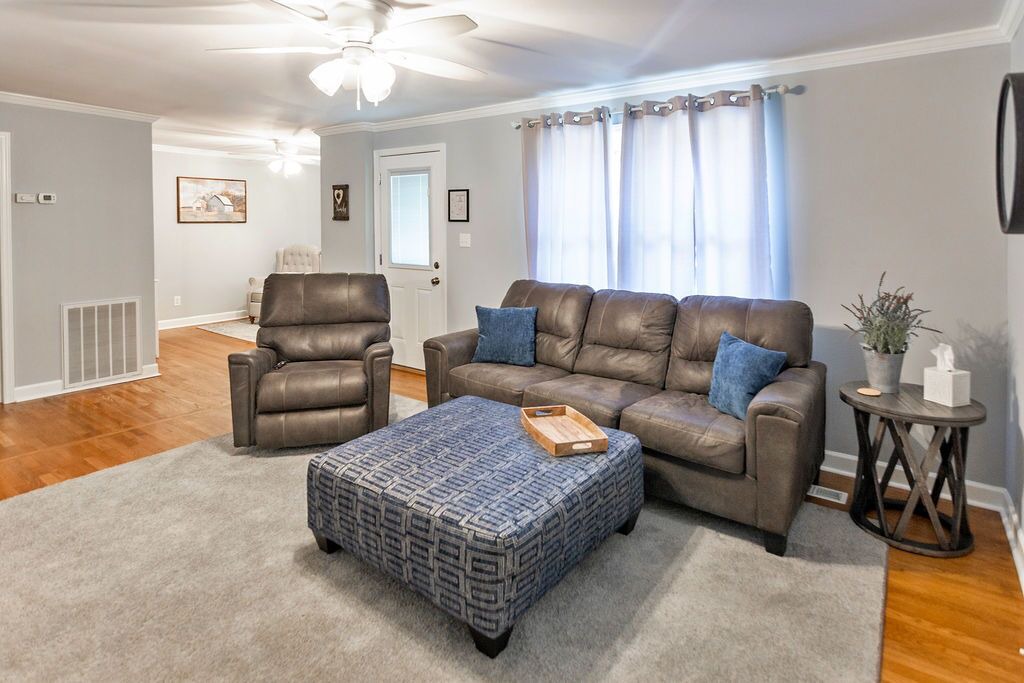 Photo of Livingroom in Soddy-Daisy
