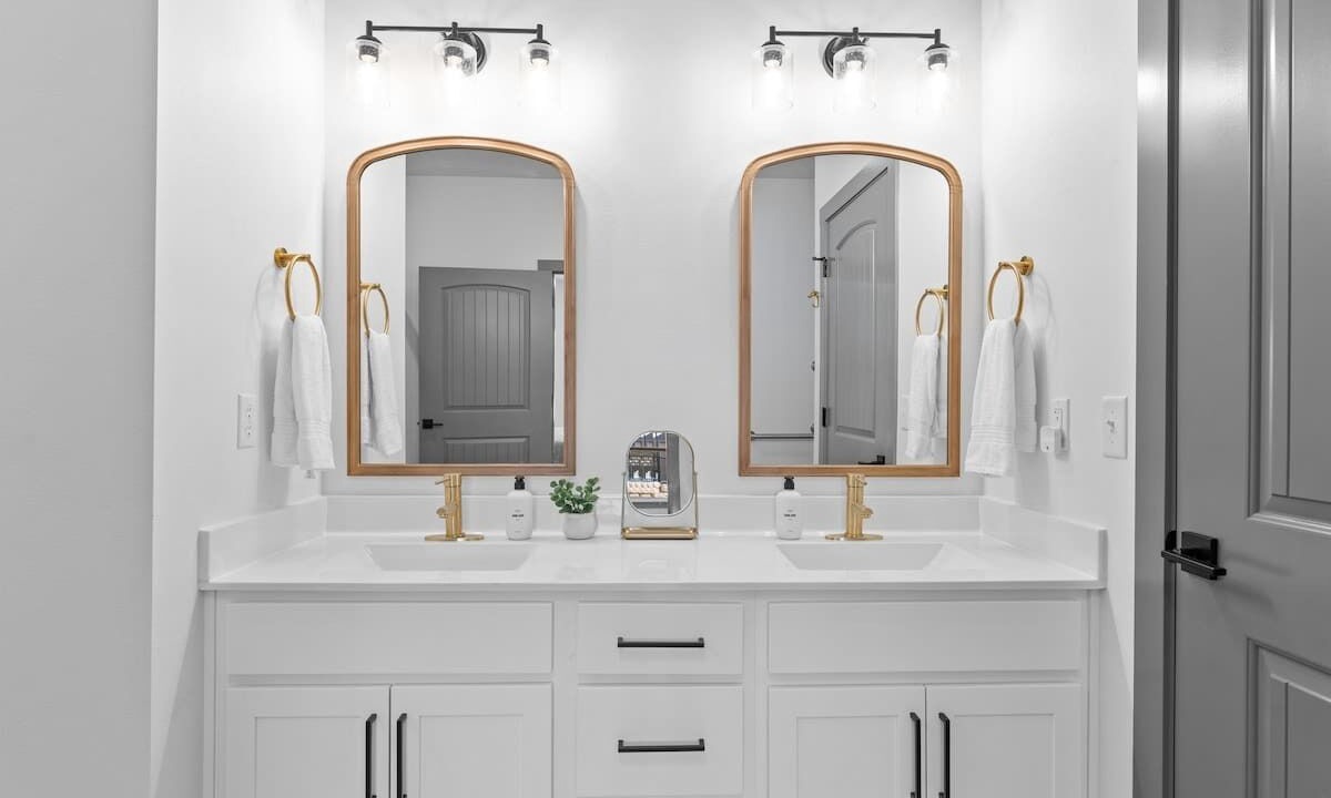 Photo of Bathroom in Kimberling City