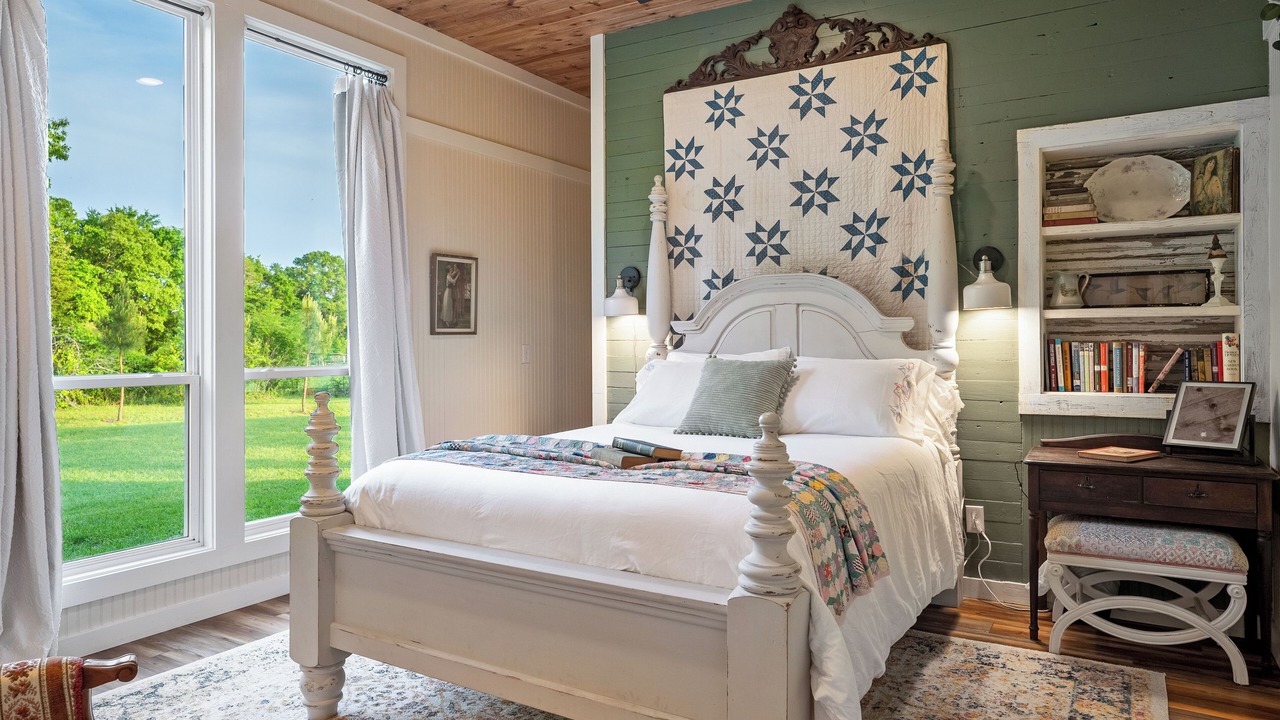 Photo of Bedroom in Hopkins County
