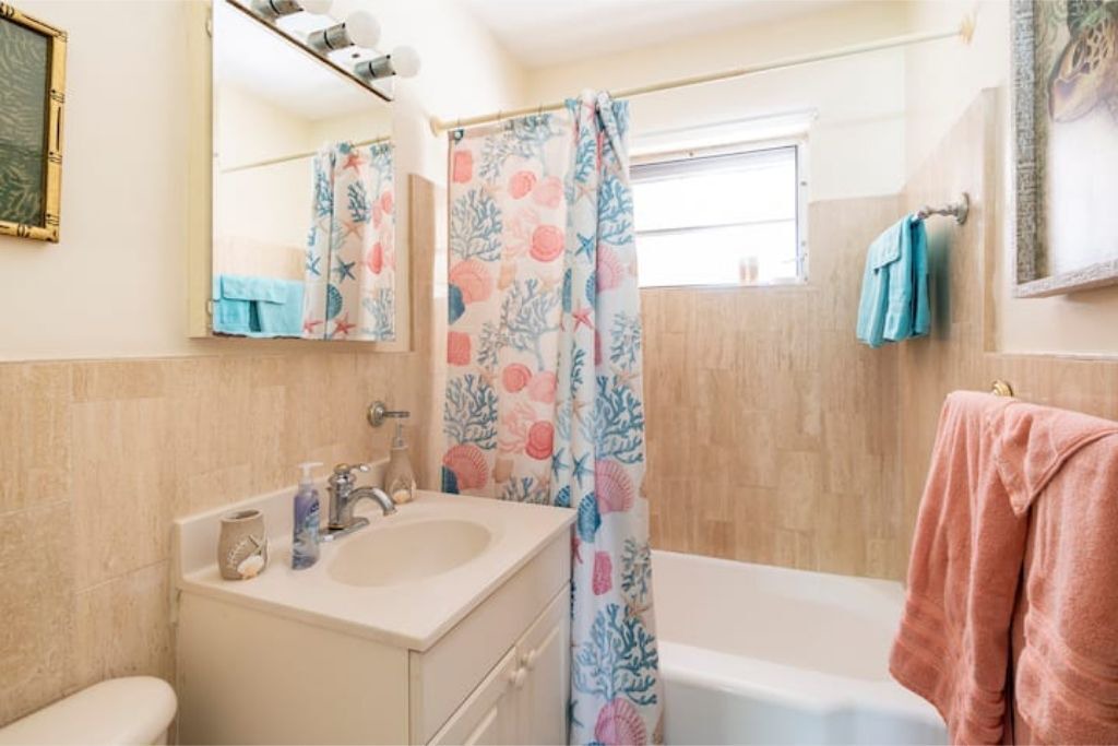 Photo of Bathroom in North Andrews Gardens