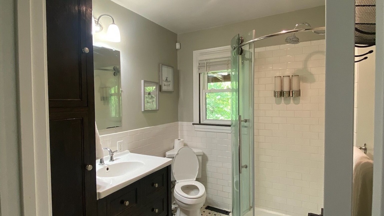 Photo of Bathroom in Garrison