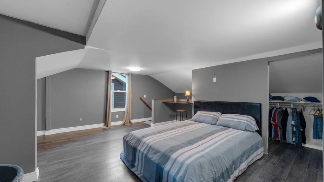 Photo of Bedroom in Bridgeview