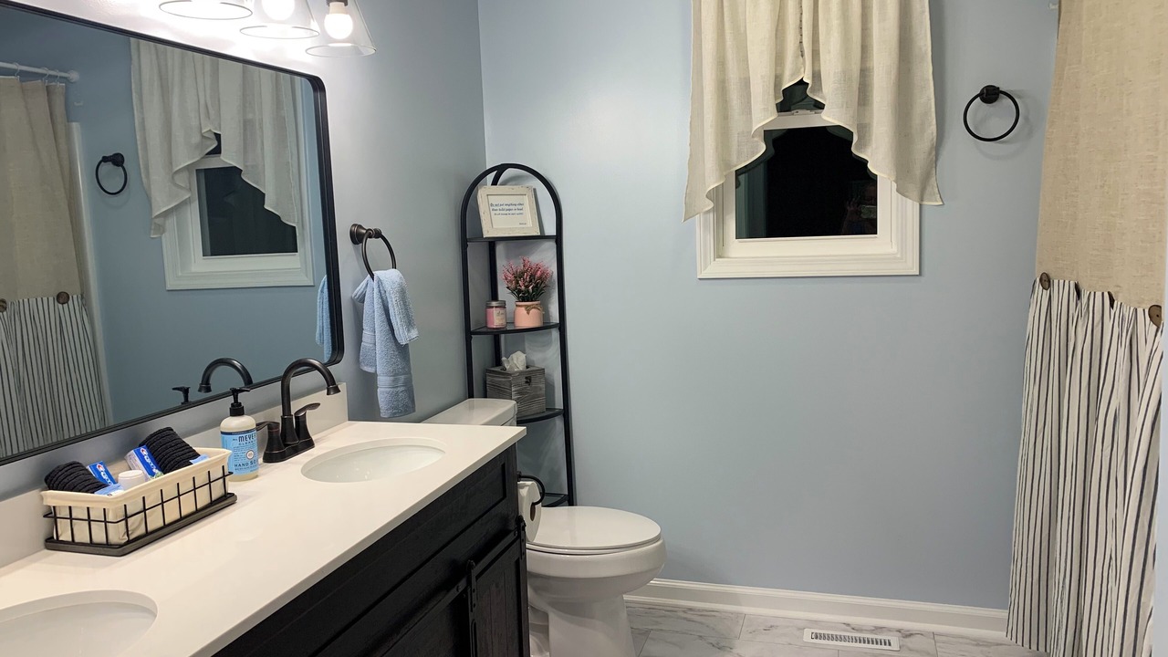 Photo of Bathroom in Roseland