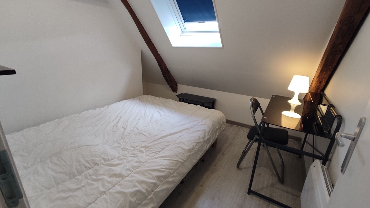 Photo of Bedroom in Peaule