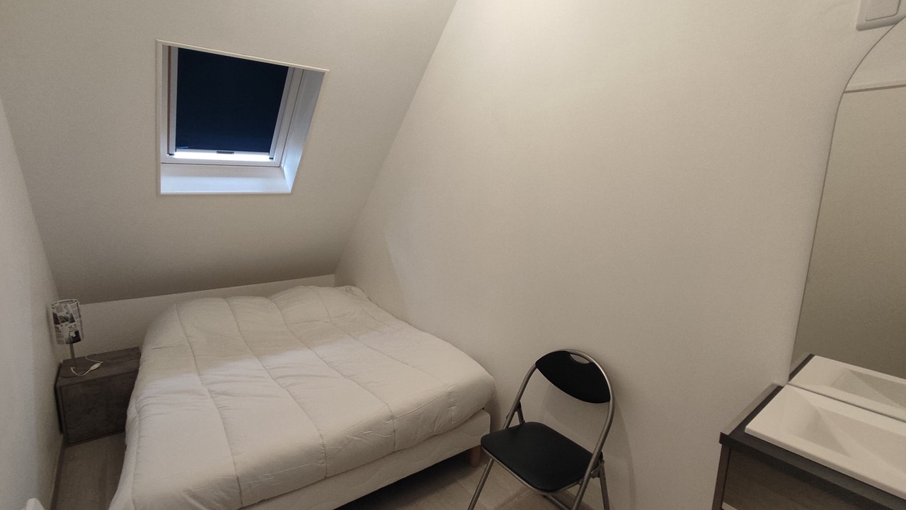 Photo of Bedroom in Peaule