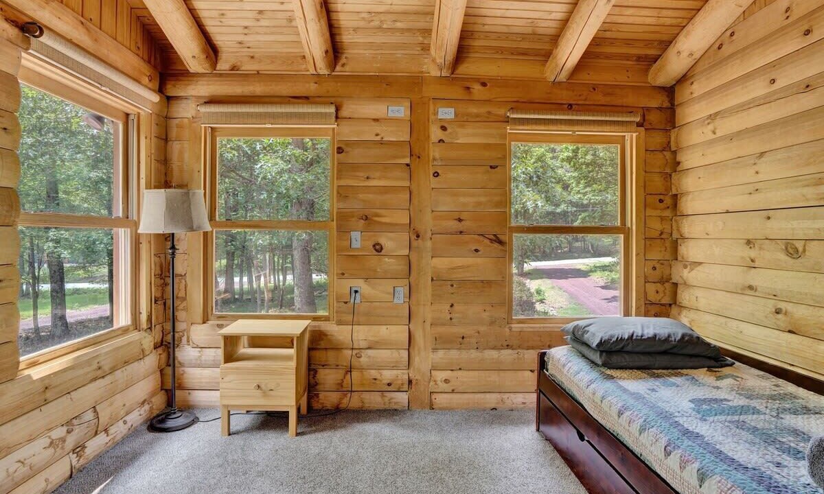 Photo of Bedroom in Briar Crest Woods